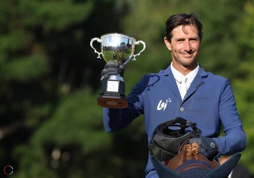 presentation; thursday csi5 1m45; 264, VALOU DU LYS, Julien GONIN; Sportfot