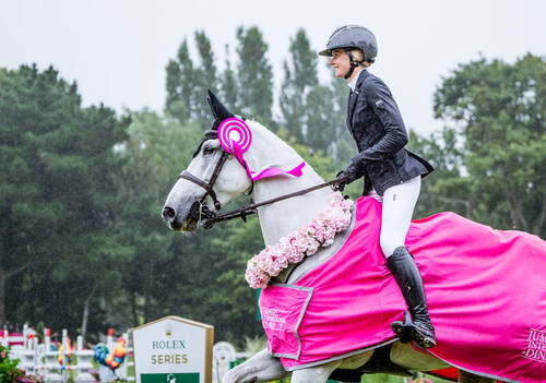 Prestige et panache à Dinard : Sophie Hinners s’impose dans le mythique Derby Saur de la Région Bretagne