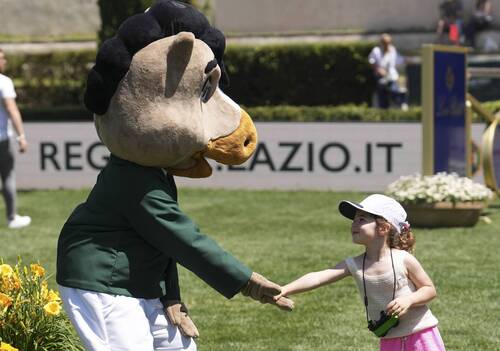 Grand Prix; course walk; Rosie, Steve Guerdat; Photo(c) Rolex/Sportfot
