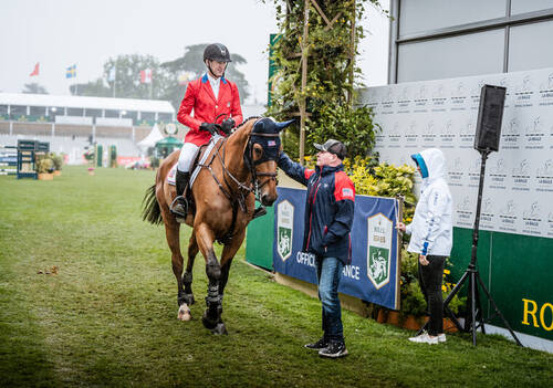 Sous la pluie, les étoiles brillent : McLain Ward s’impose dans la première qualificative du Rolex Grand Prix Ville de La Baule